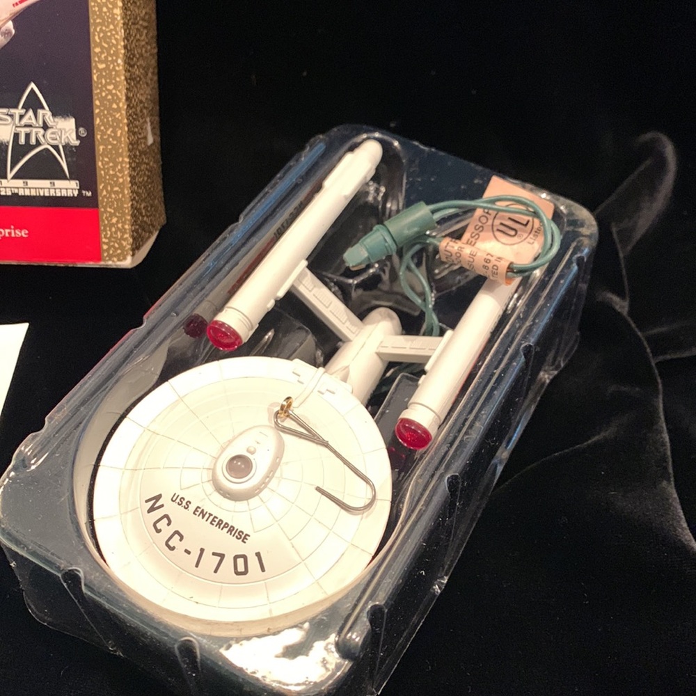 1991 25th Anniversary Star Trek Starship Enterprise Hallmark Ornament - Picture 2 of 8